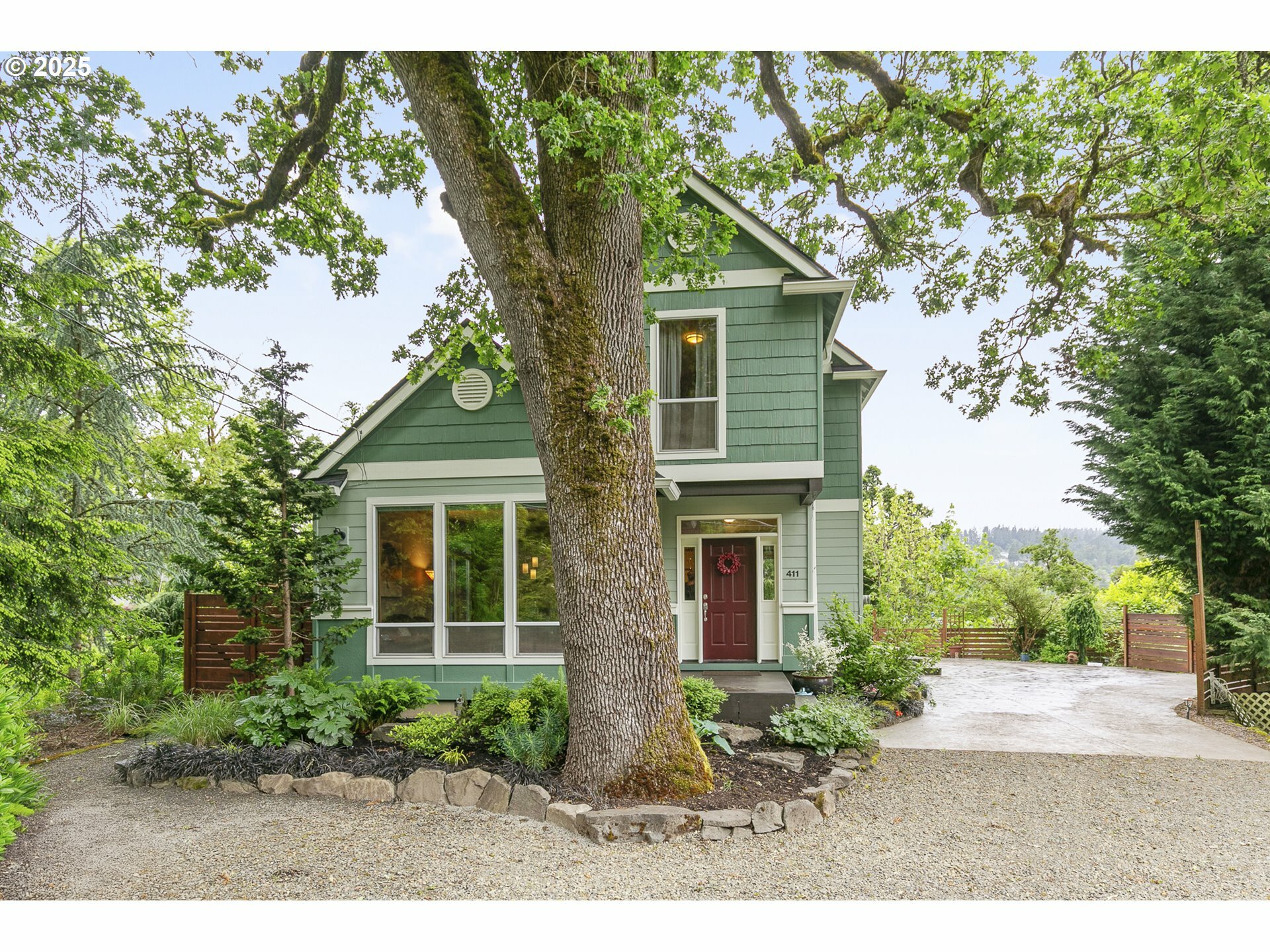 Property Photo: 411 S Center St OR 97045