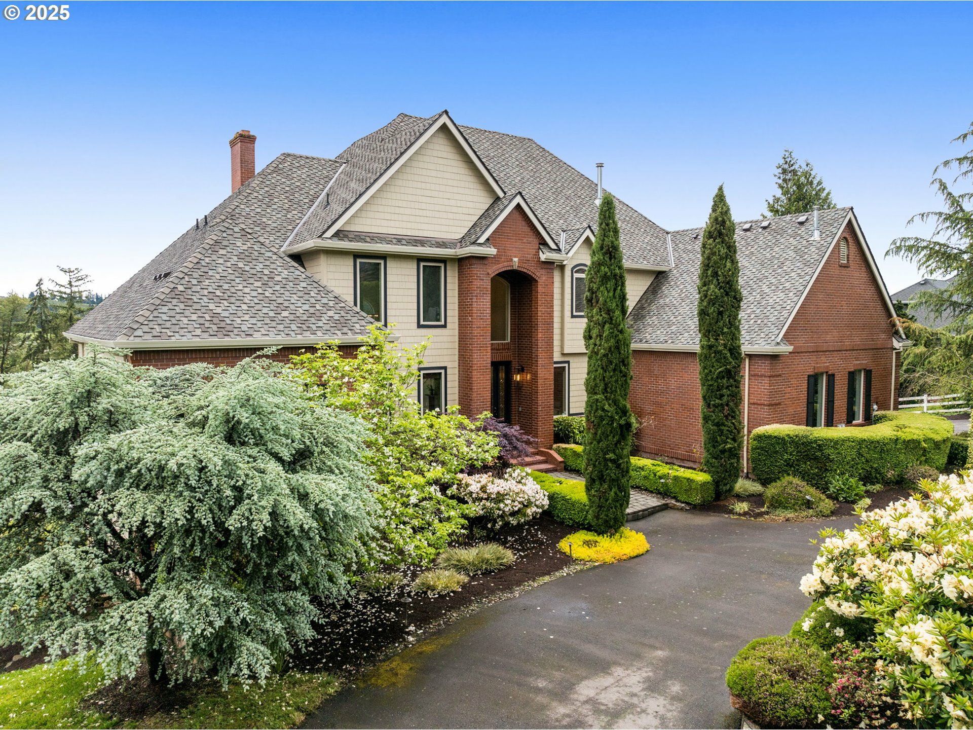 Property Photo: 1799 Atherton Dr OR 97034