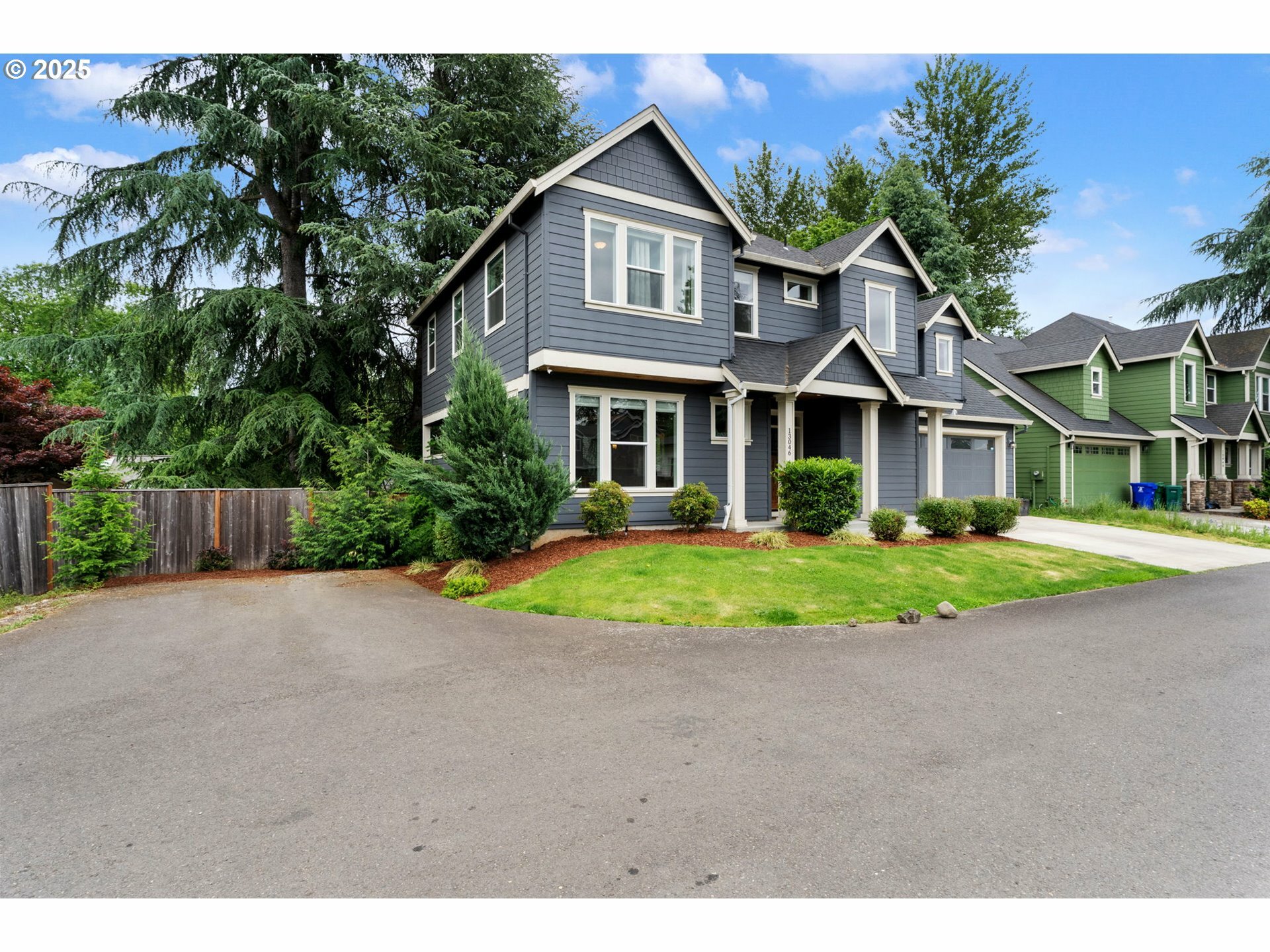 Property Photo: 13046 SE Everett Ct OR 97222