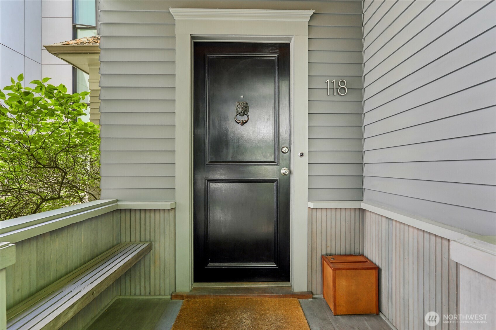 Property Photo: 118 10th Avenue E WA 98102