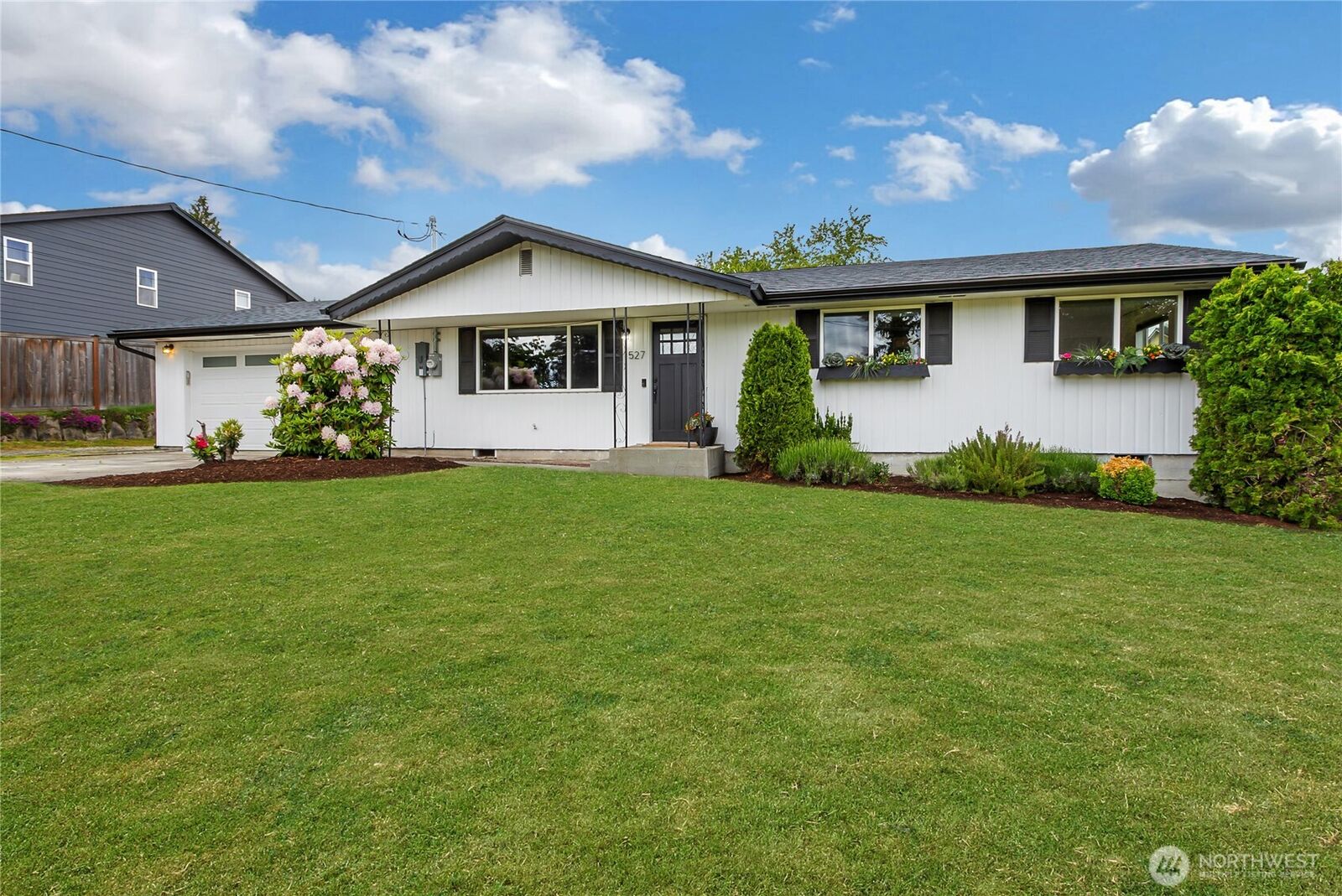 Property Photo: 1527 34th Avenue Ct SW WA 98373