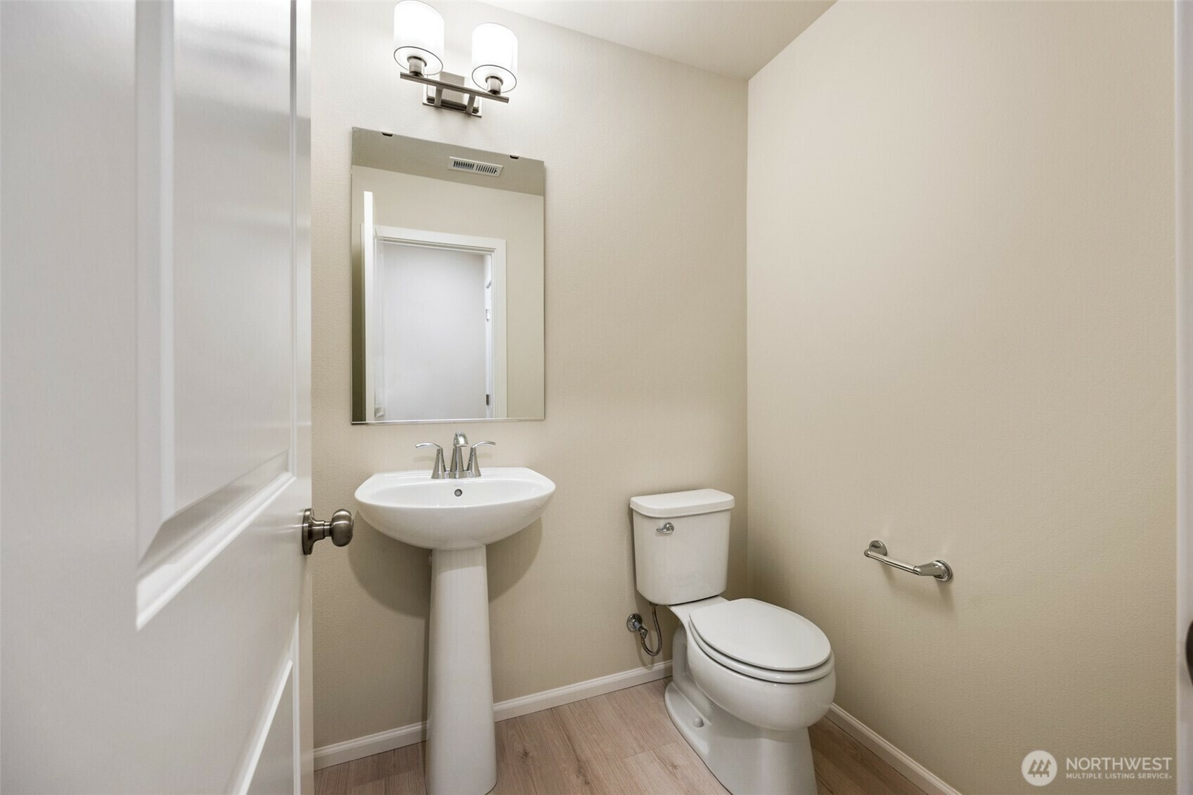 Property Photo: 2925 6th Avenue NE WA 98506