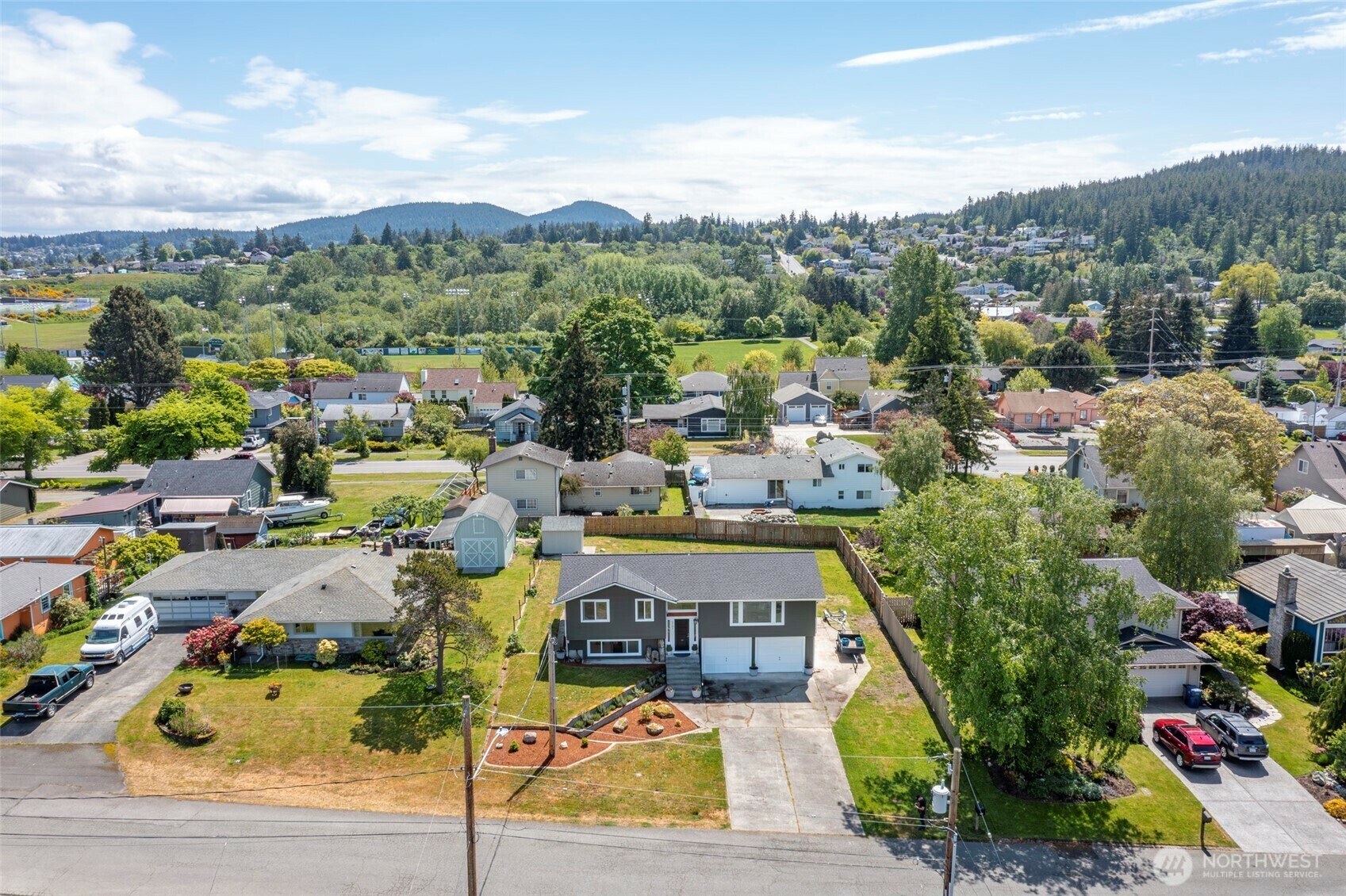 Property Photo:  2101  11th Street  WA 98221 