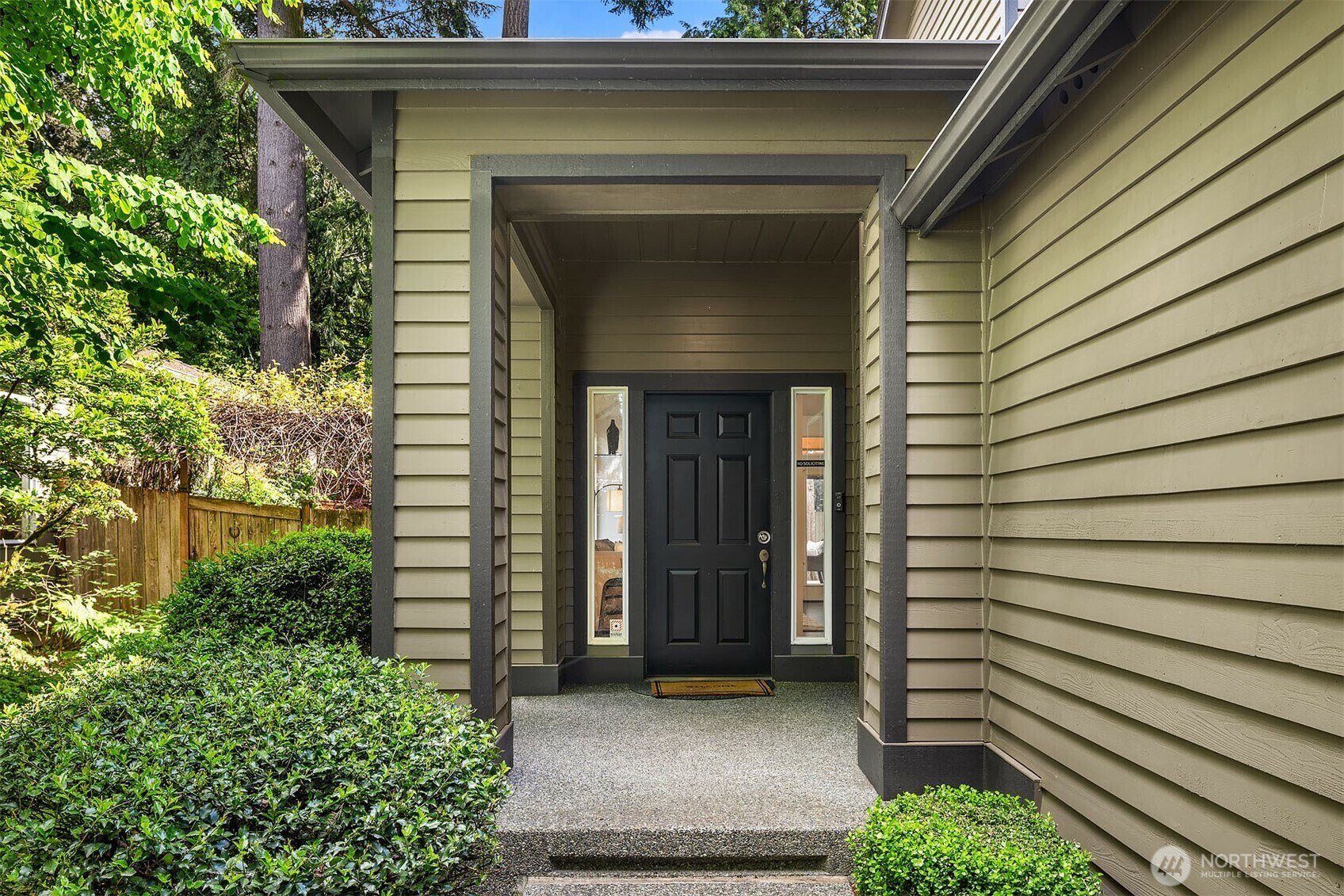 Property Photo: 12423 NE 70th Street WA 98033