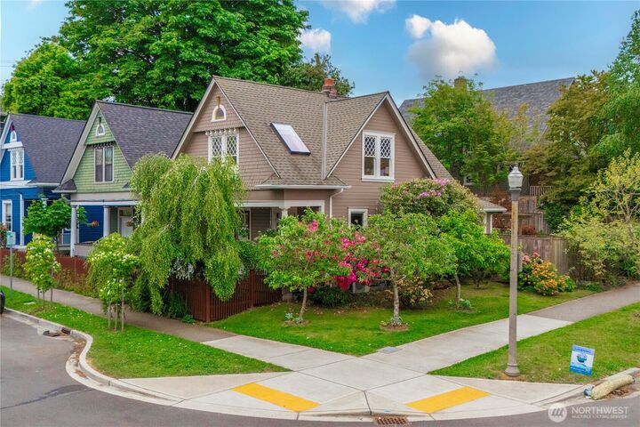 Property Photo:  803 N 2nd Street  WA 98403 