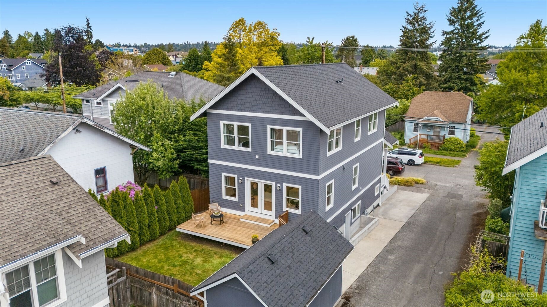 Property Photo: 6715 Fremont Avenue N WA 98103