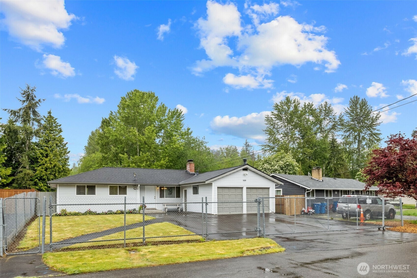 Property Photo: 5029 161st Place SW WA 98026