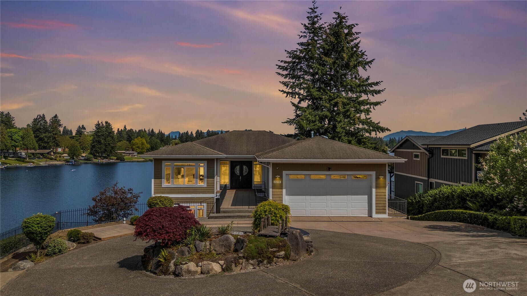 Property Photo: 26408 136th Avenue SE WA 98042