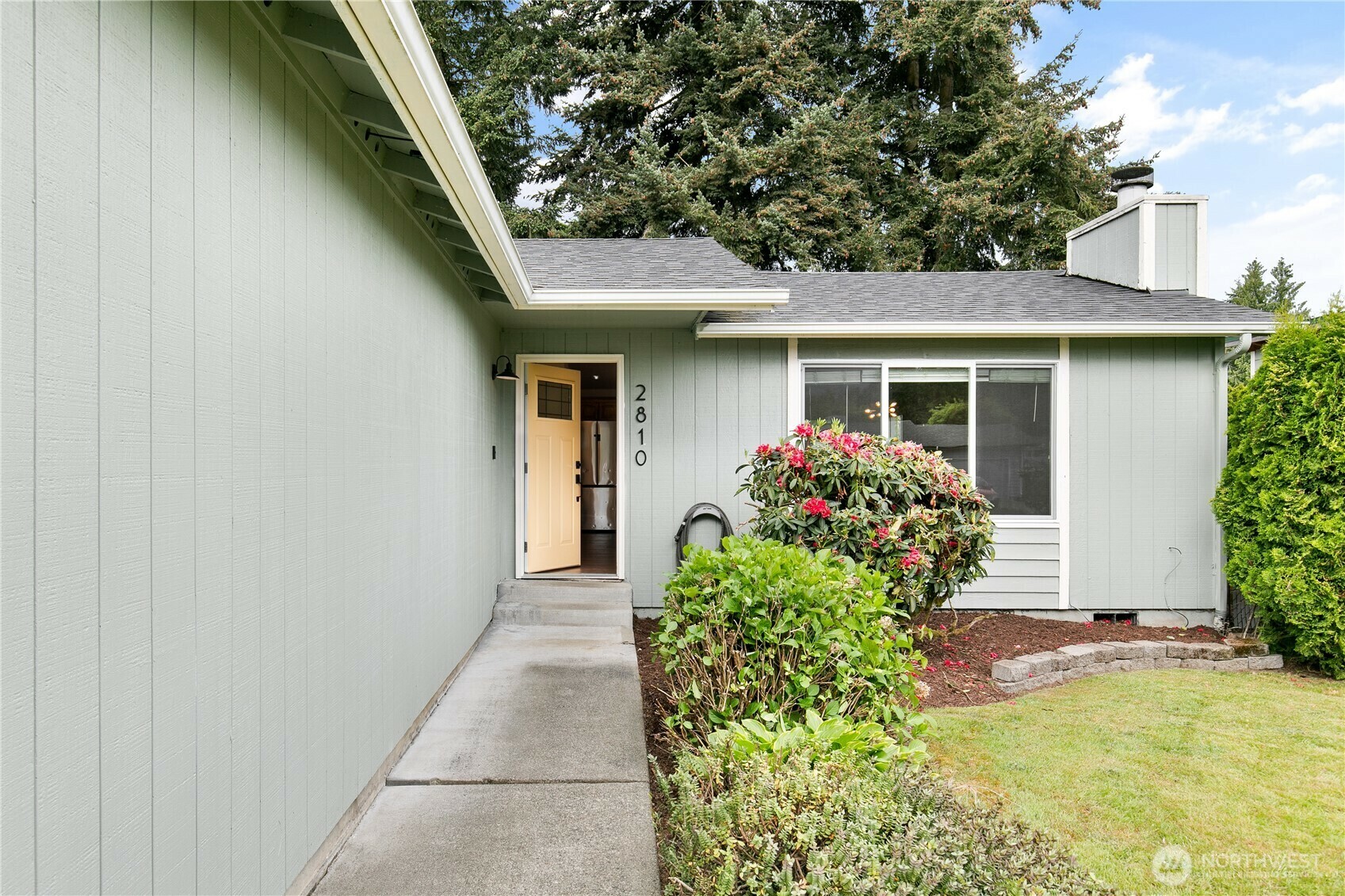 Property Photo: 2810 13th Street SE WA 98374