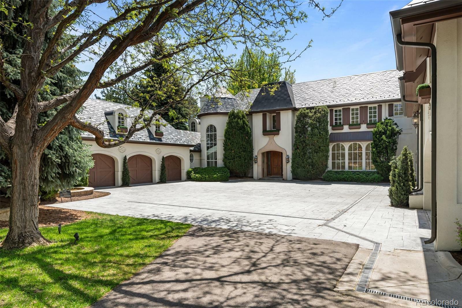 Property Photo: 5 Churchill Drive CO 80113