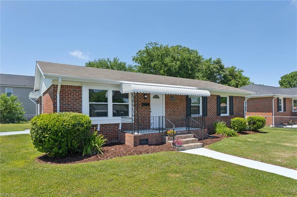 Property Photo: 2406 Effingham St VA 23704