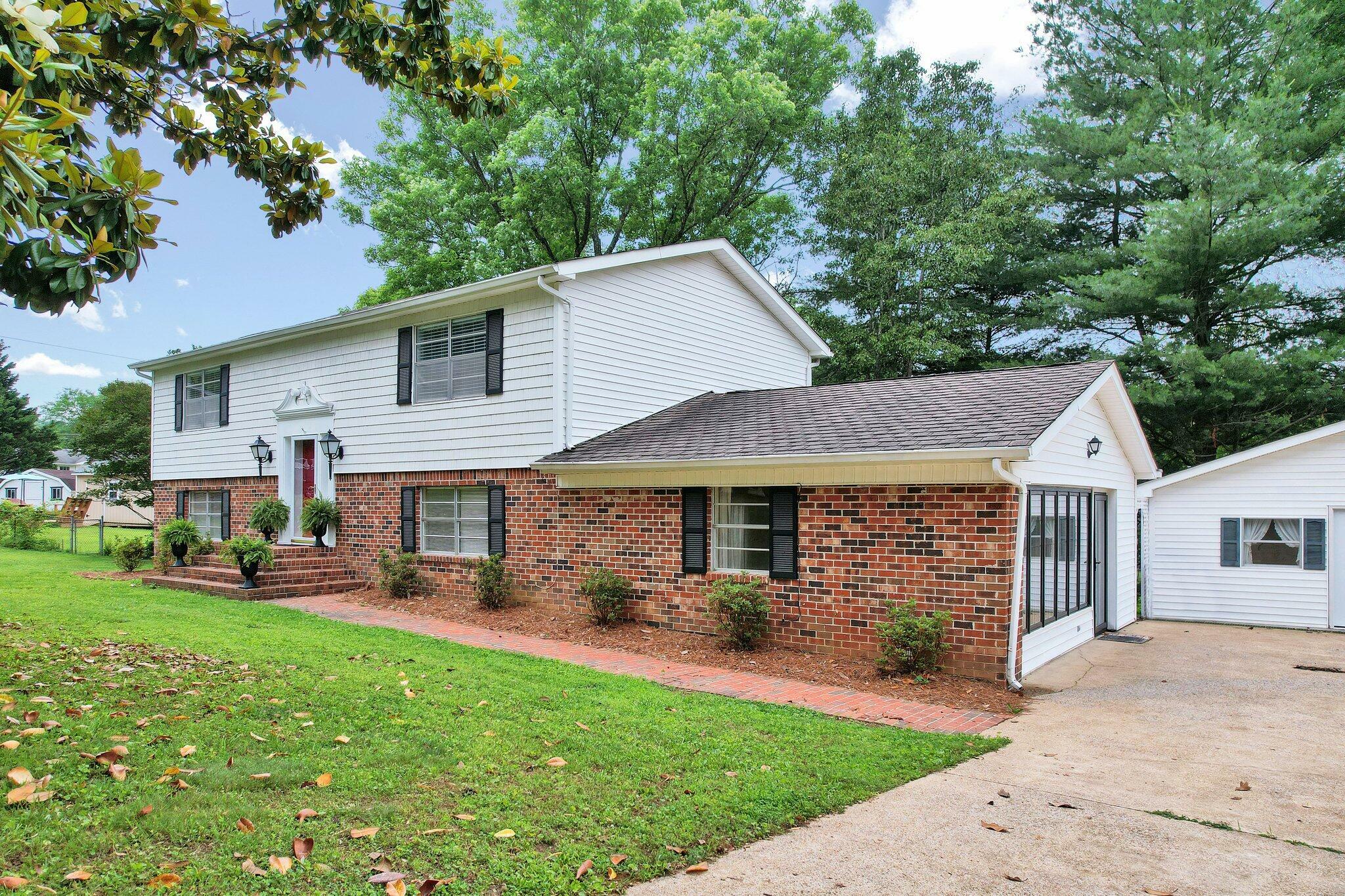 Property Photo: 3743 Springdale Drive NE TN 37312