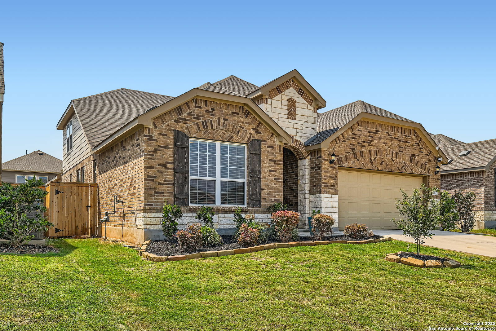 Property Photo: 2215 Zachry TX 78132