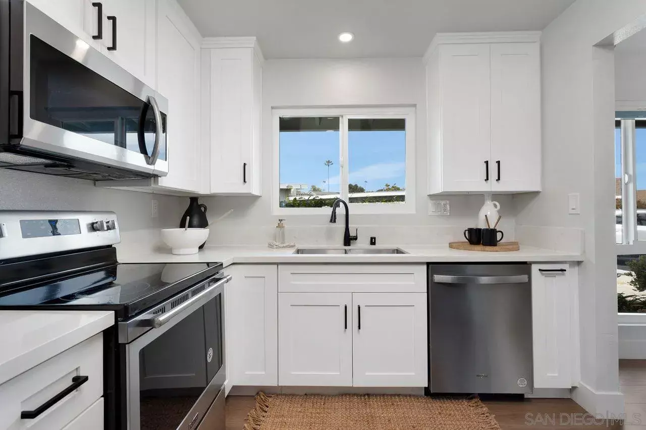 Property Photo:  3630 Vista Campana S 6  CA 92057 