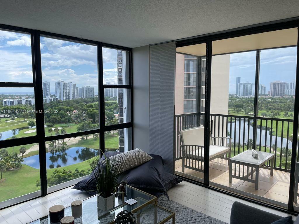 Property Photo:  20301 W Country Club Dr 1623  FL 33180 