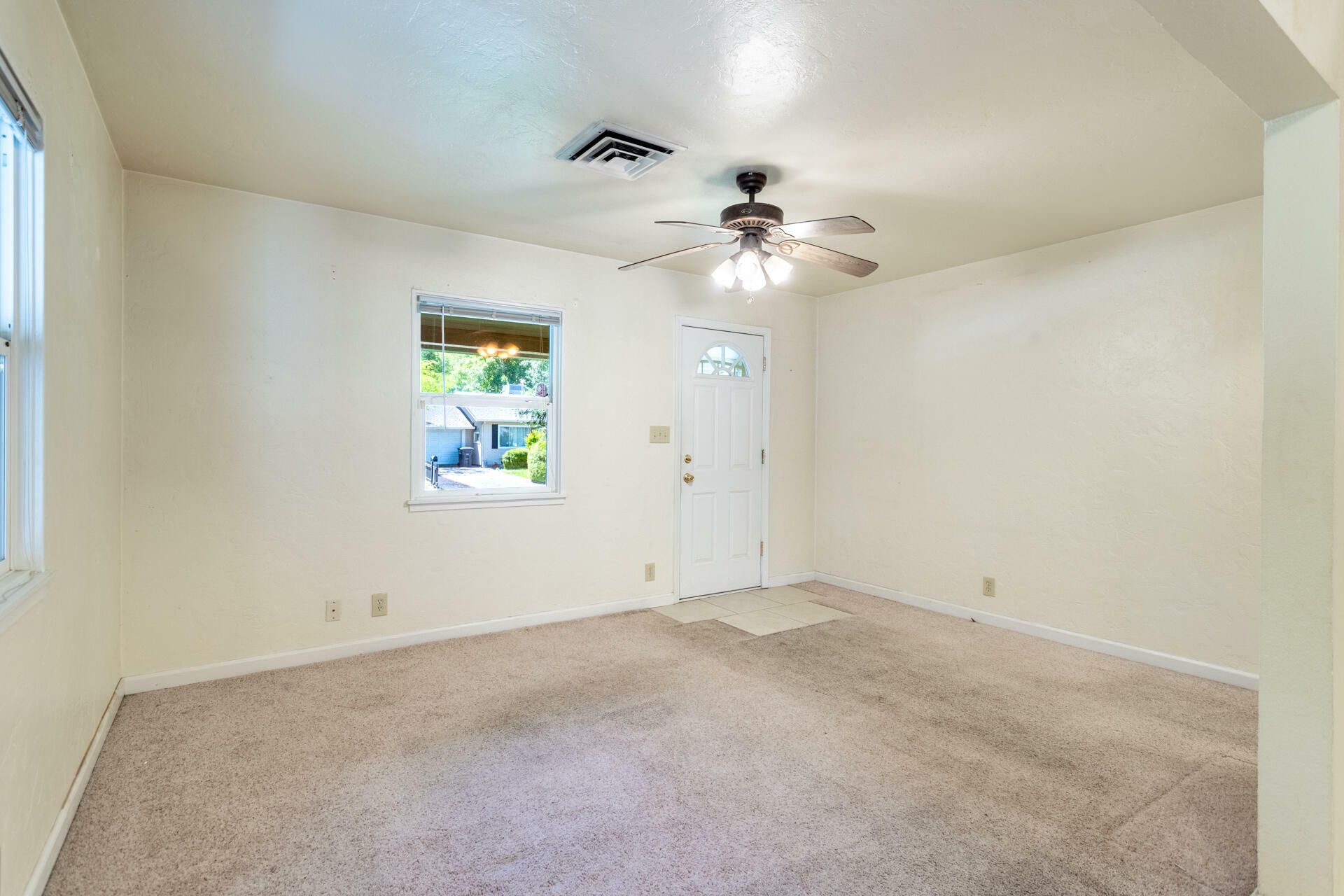 Property Photo: 1556 Santa Fe Avenue CA 96003