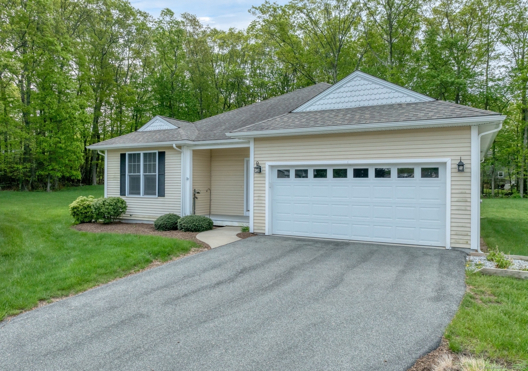 Property Photo: 47 Whiting Farms Lane 47 CT 06357