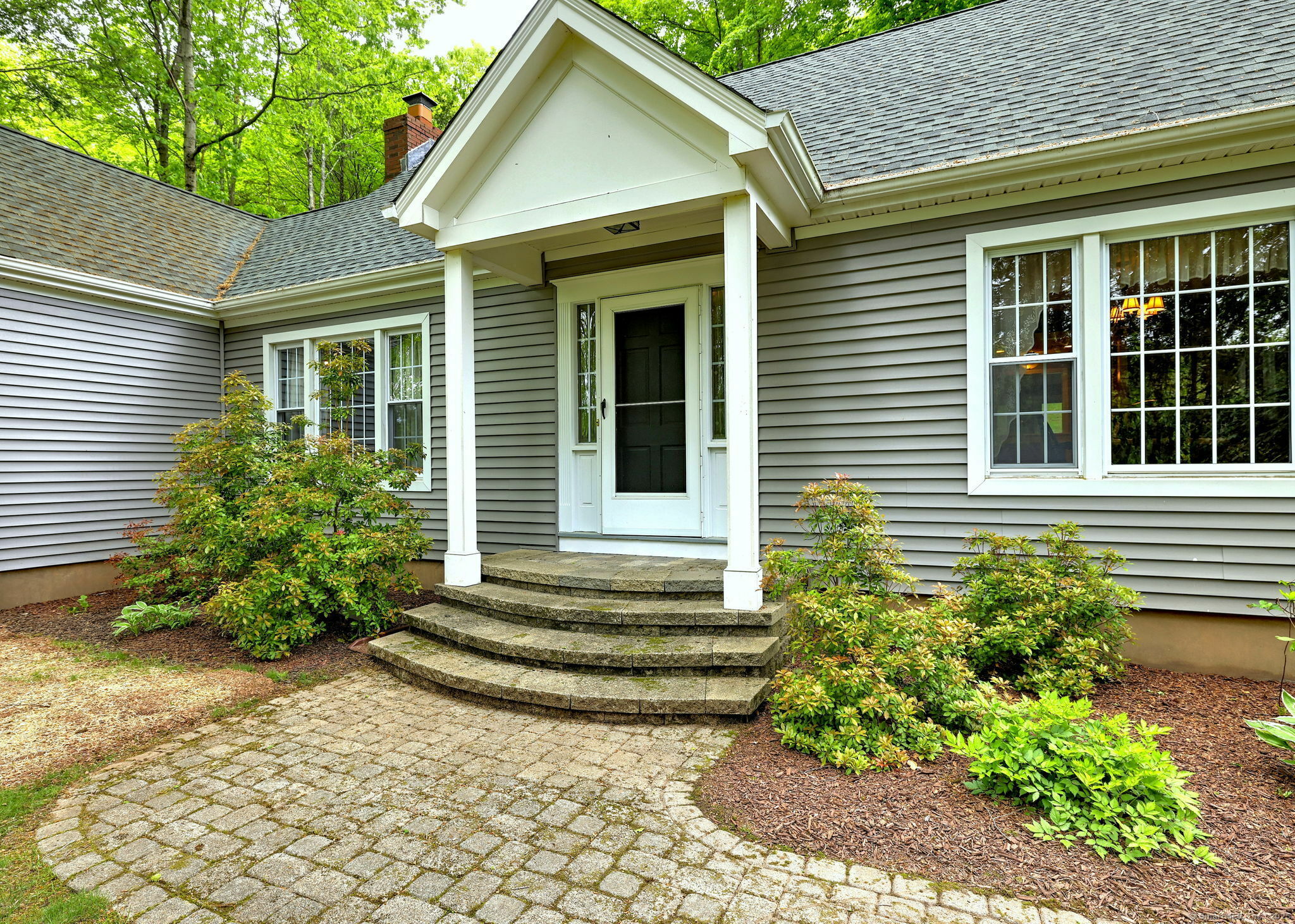 Property Photo: 980 Mount Carmel Avenue CT 06518