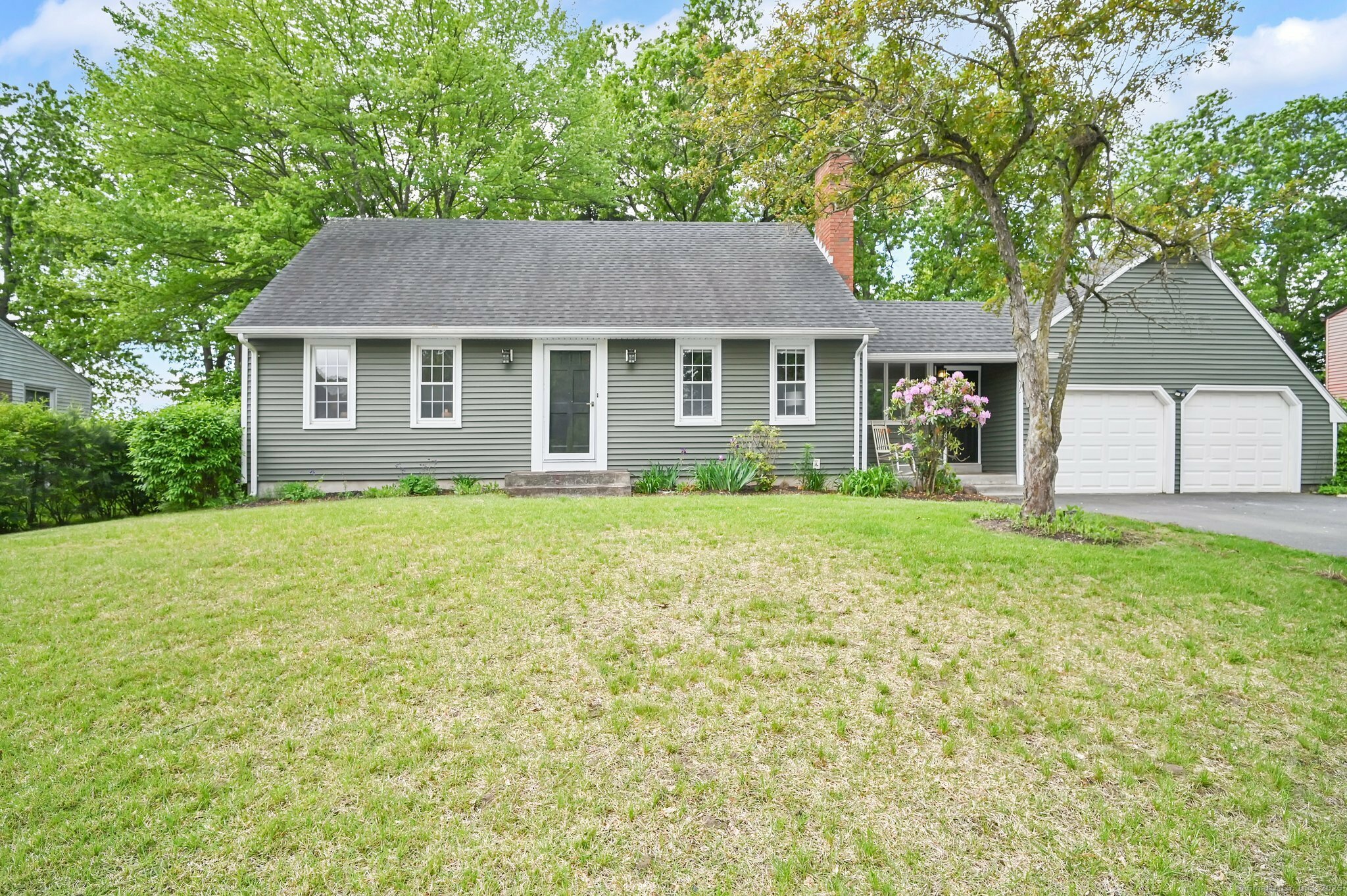 Property Photo: 4 Sparkle Street CT 06082