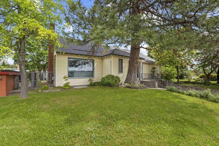 3110 W Riverview Dr  Spokane WA 99205 photo