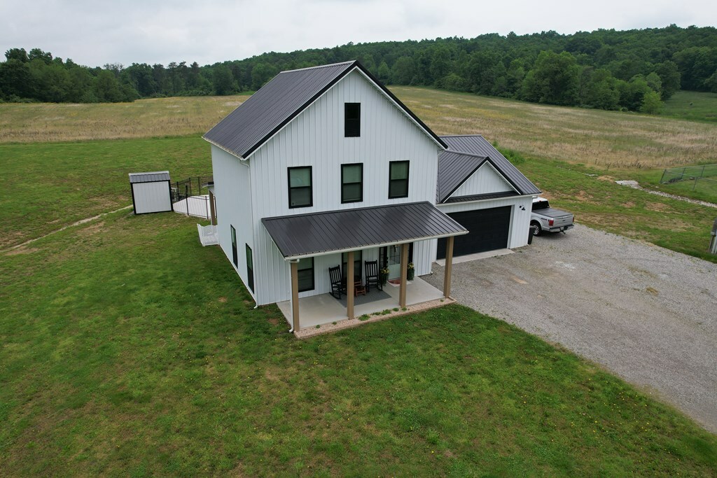Property Photo: 967 Bobo Road OH 45613