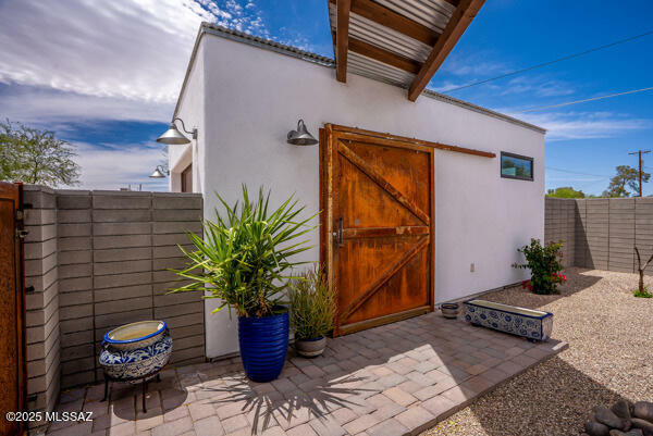 Property Photo: 1105 S 7th Avenue AZ 85701