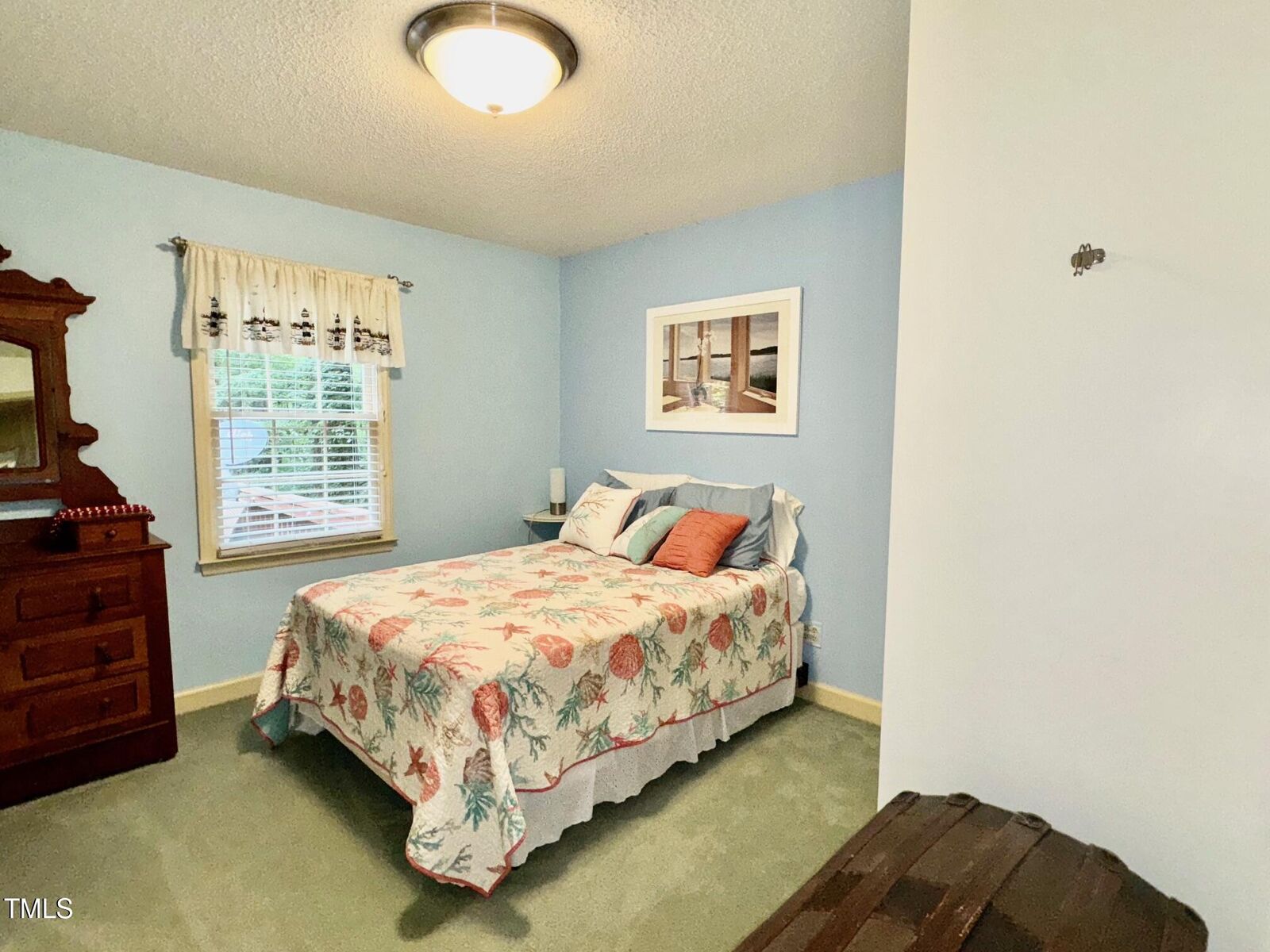 Property Photo: 96 Holly Circle NC 27537