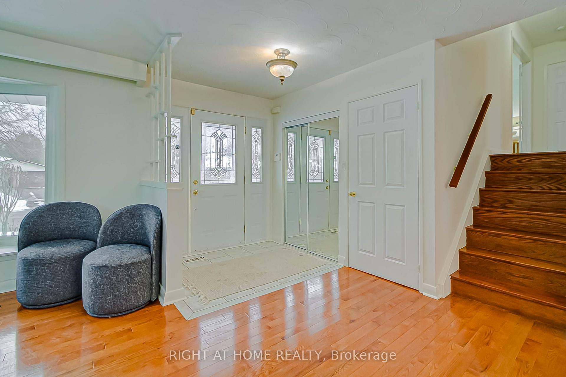 Property Photo: 130 Cultra Square ON M1E 2E3