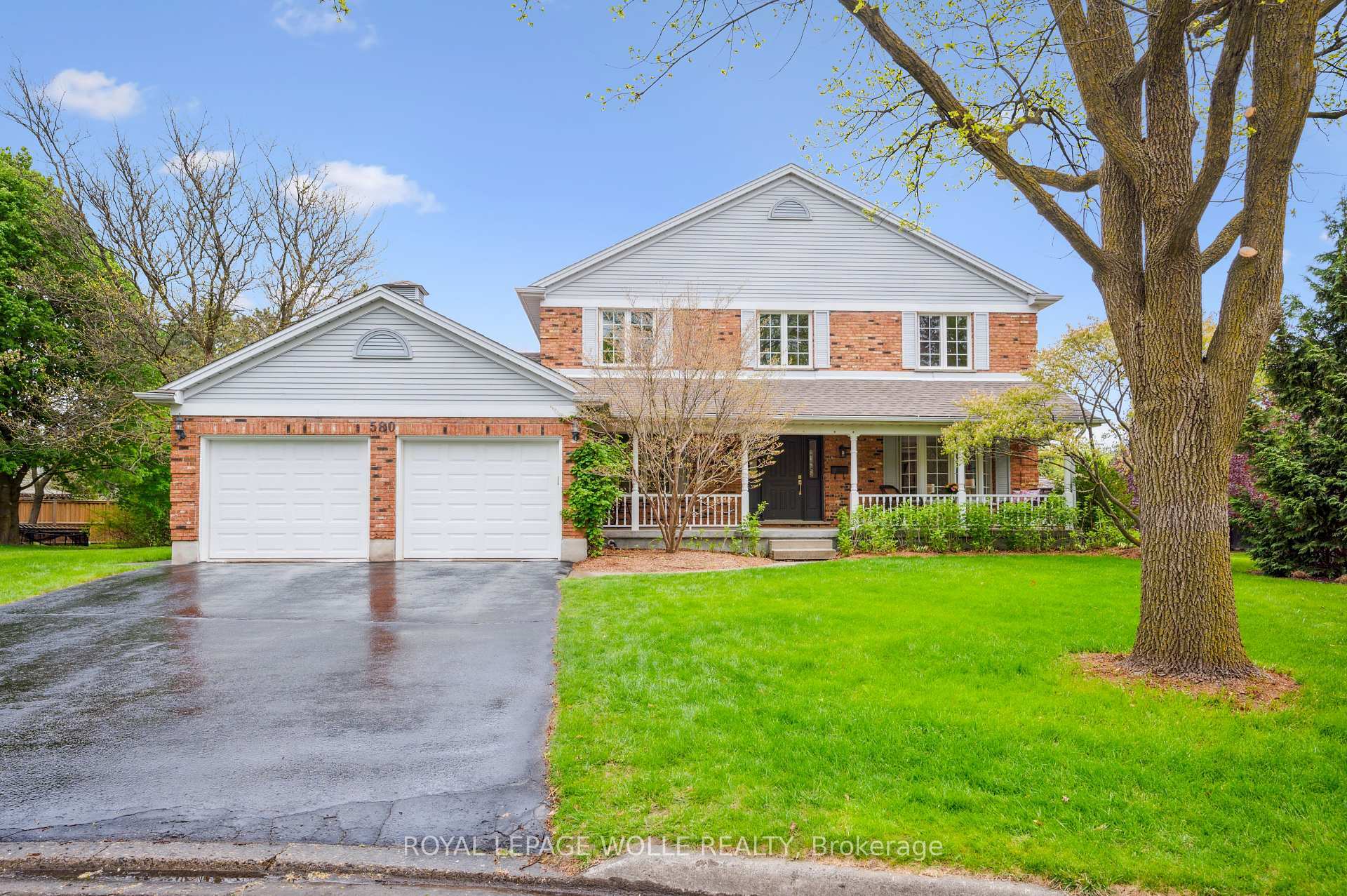 580 Guildwood Place  Waterloo ON N2K 3M4 photo