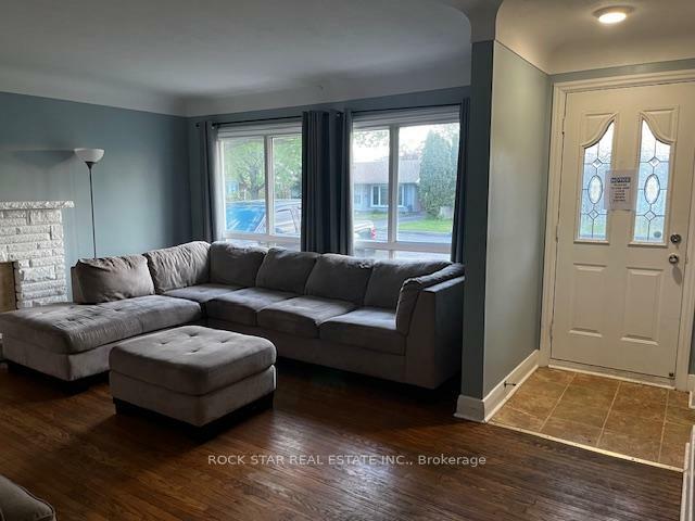 Property Photo: 121 Jacobson Avenue ON L2T 3A6