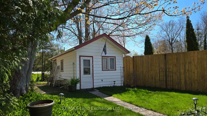 Property Photo:  551 Attawandaron Road  ON N2Z 2X3 
