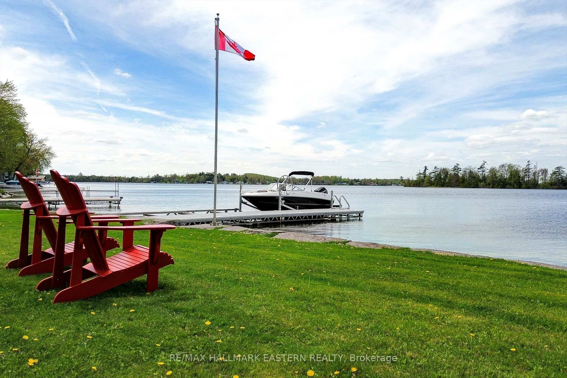 Property Photo: 81 Lakeshore Boulevard ON K0L 1T0