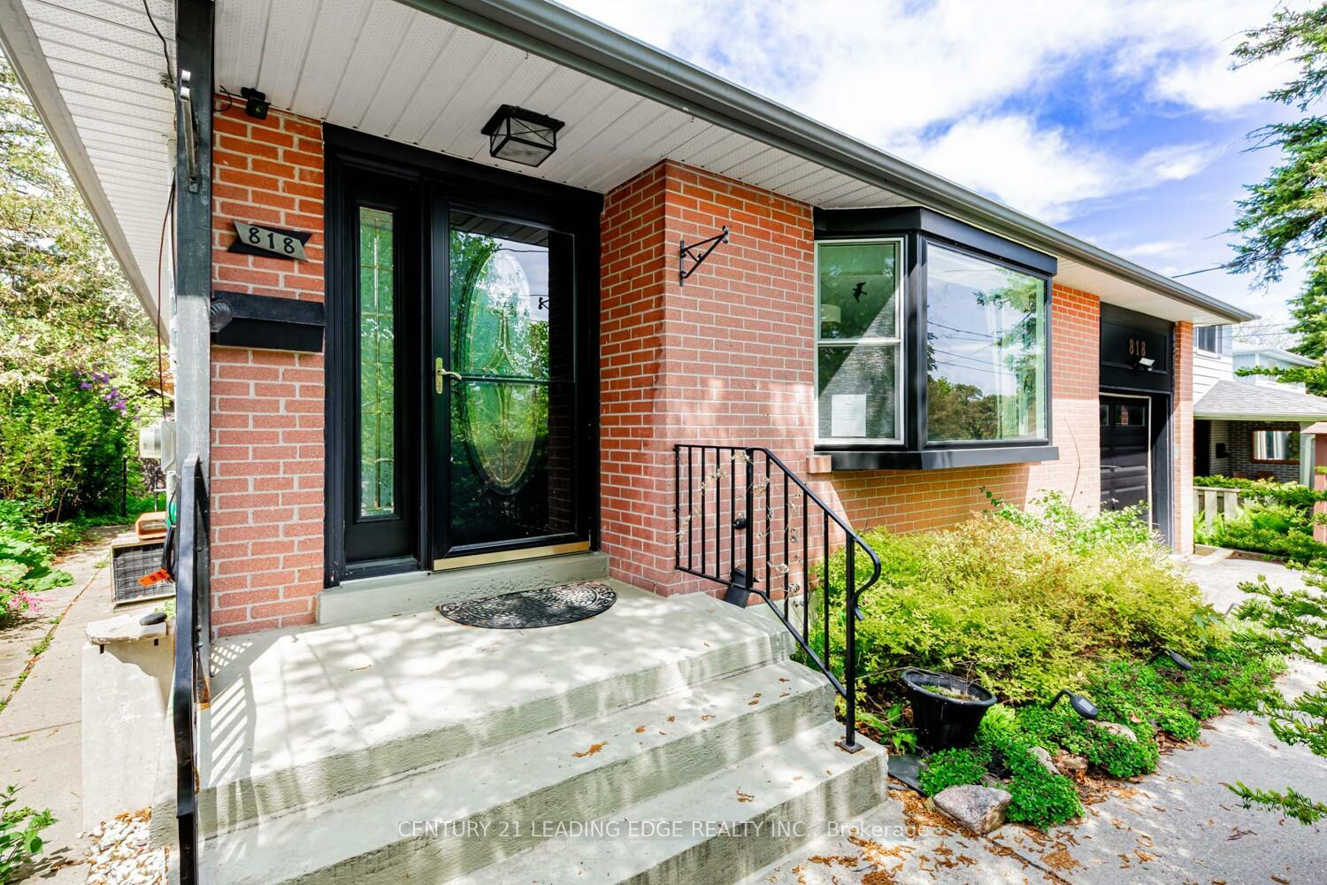 Photo de la propriété: 818 Sanok Drive ON L1W 2R2