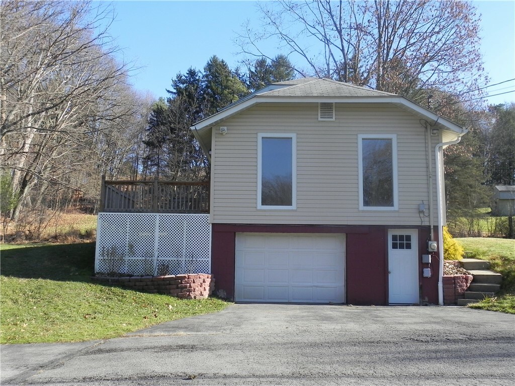 Property Photo: 2601 1/2 Elgro Road PA 15044