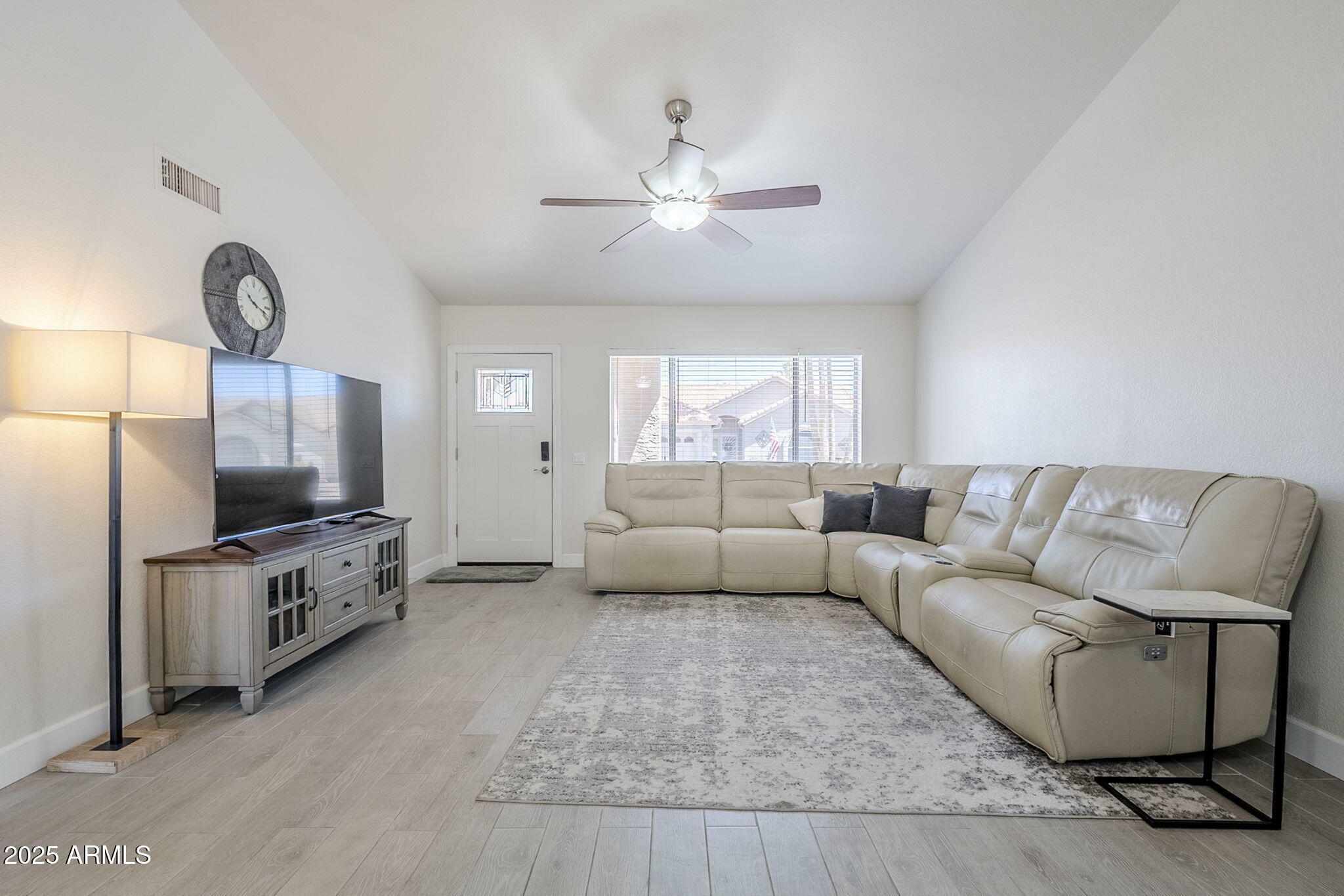 Property Photo: 1519 E Indian Wells Drive AZ 85249