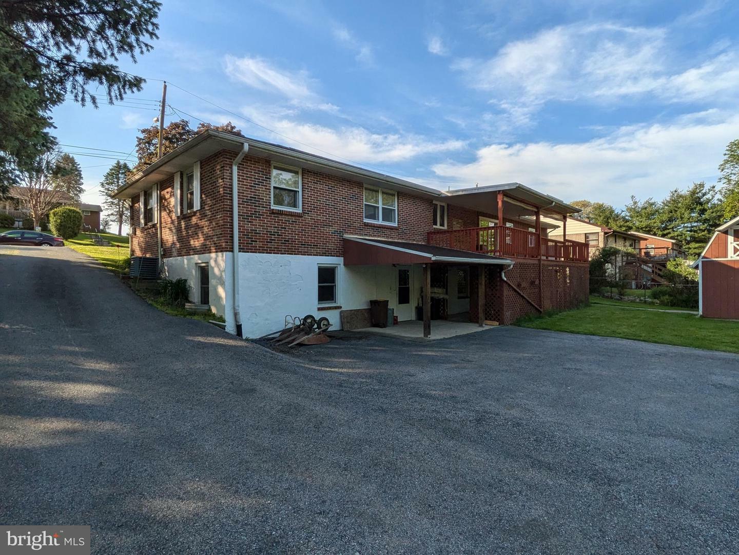 Property Photo: 671 Woodview Street PA 17113