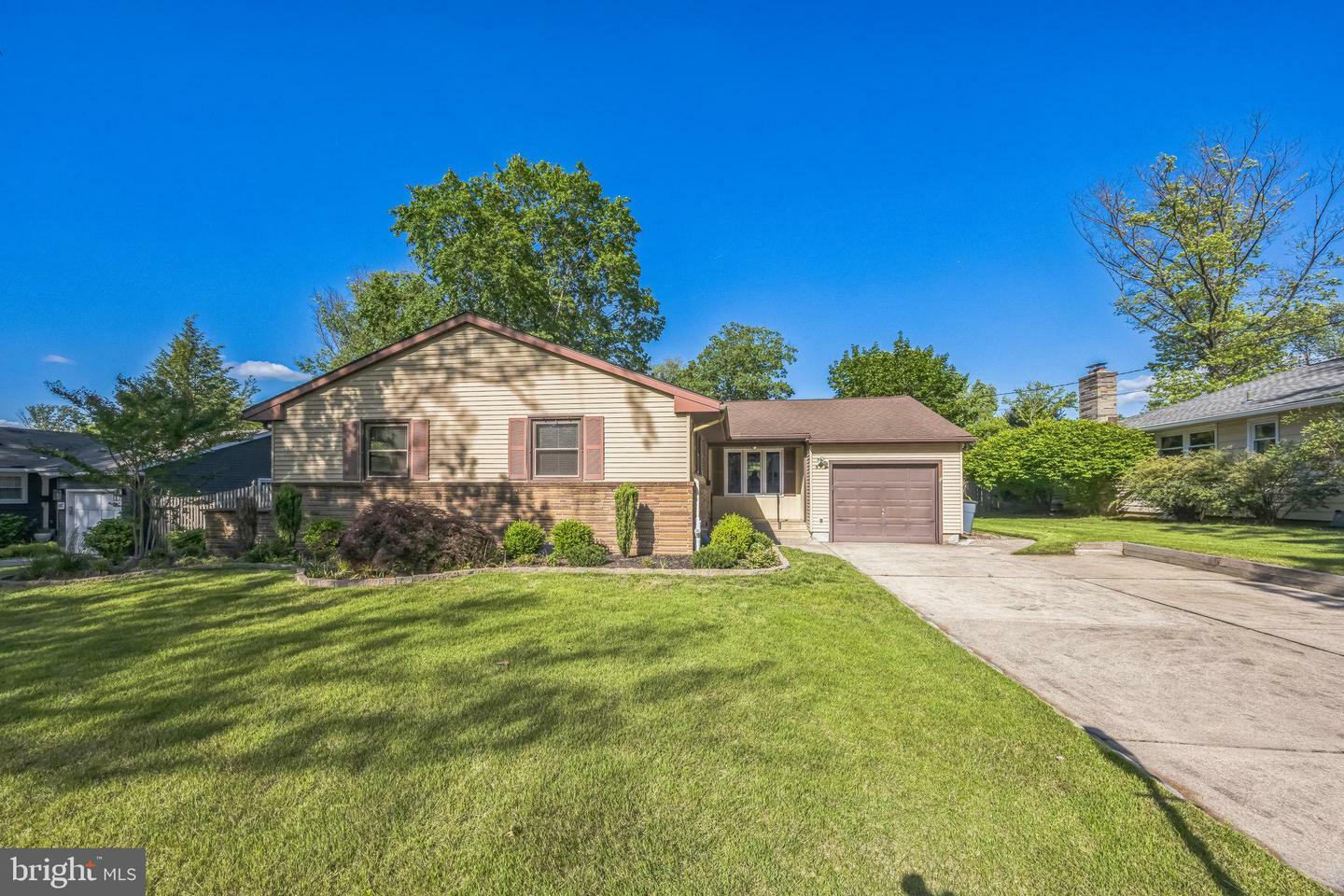 Property Photo: 835 Wayside Lane NJ 08033