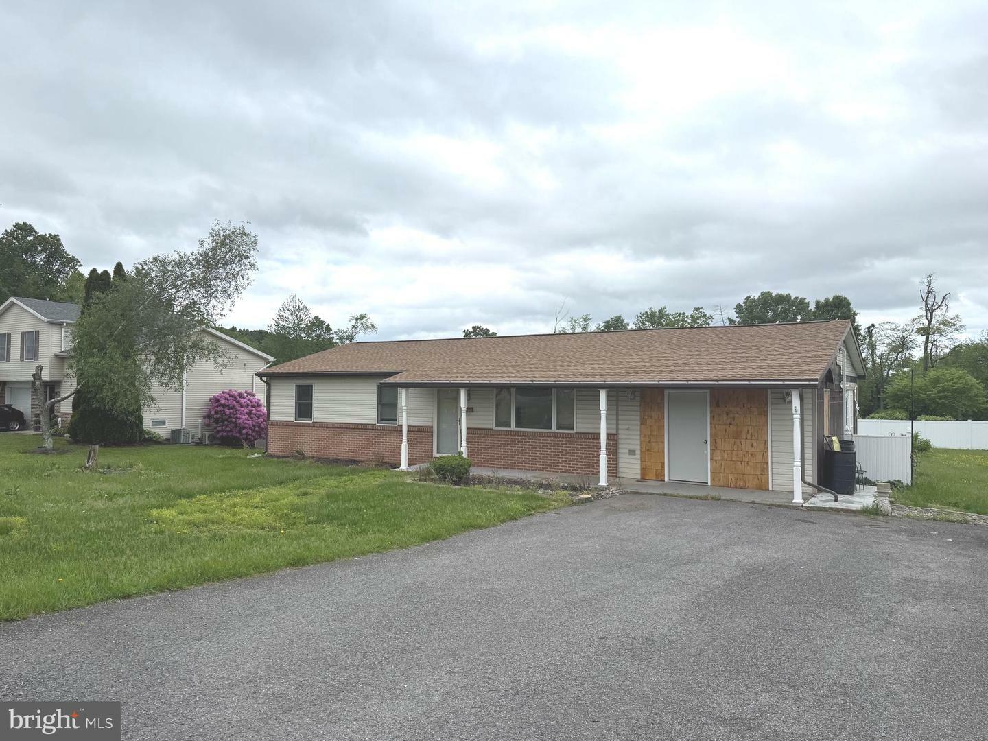 Property Photo: 207 Steves Lane PA 17023
