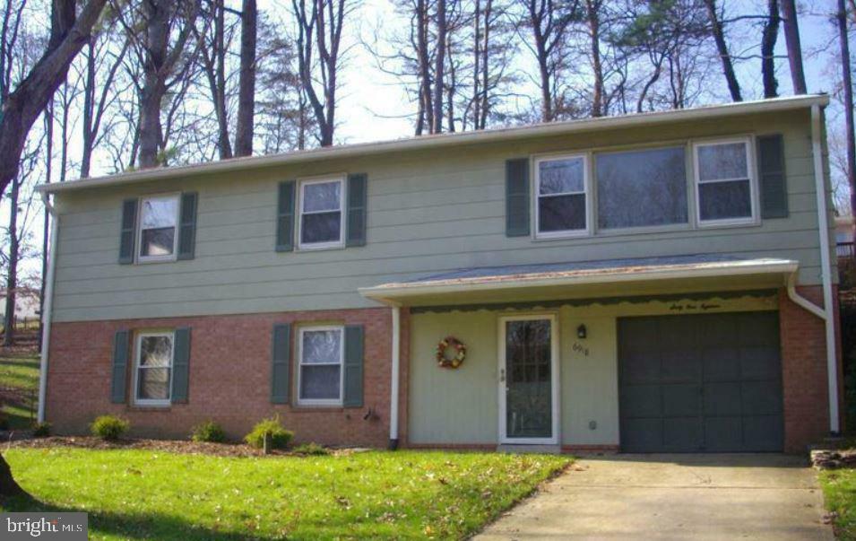 Property Photo: 6918 Ashbury Drive VA 22152