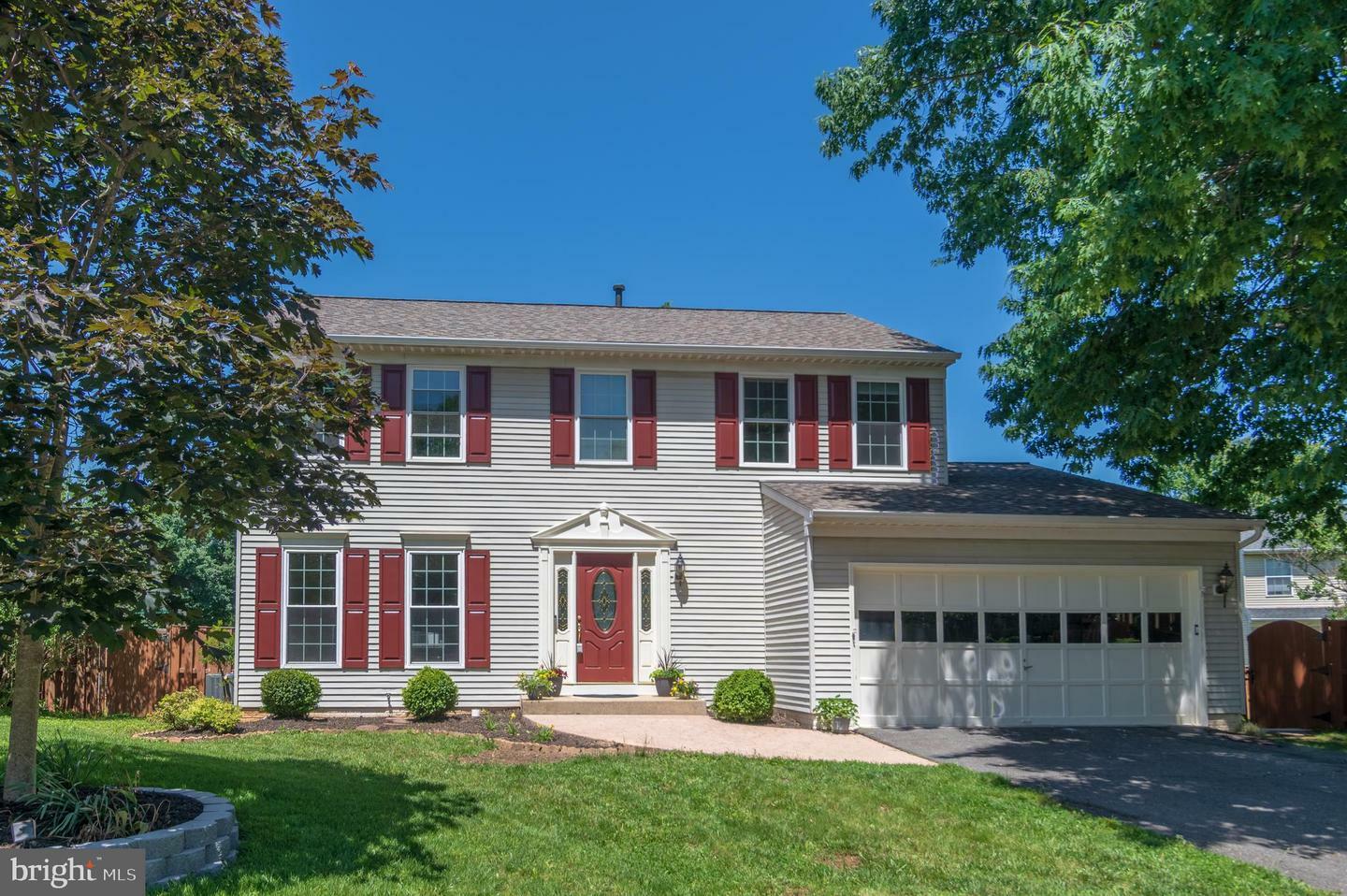 Property Photo:  709 Southview Place NE  VA 20176 