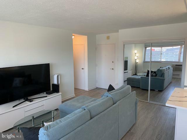 Property Photo: 2101 Chestnut Street 17 1716 PA 19103