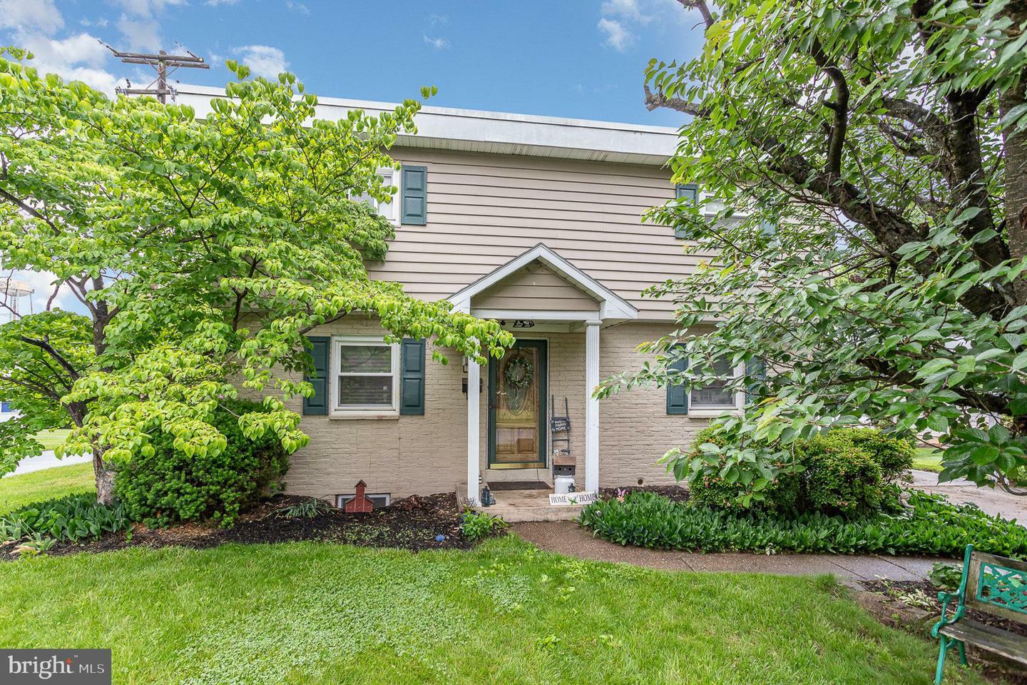 Property Photo: 1003 Apple Drive PA 17055