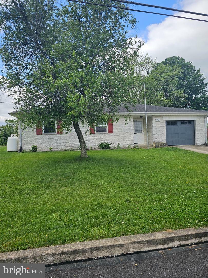 Property Photo: 150 Lincoln Road PA 17201