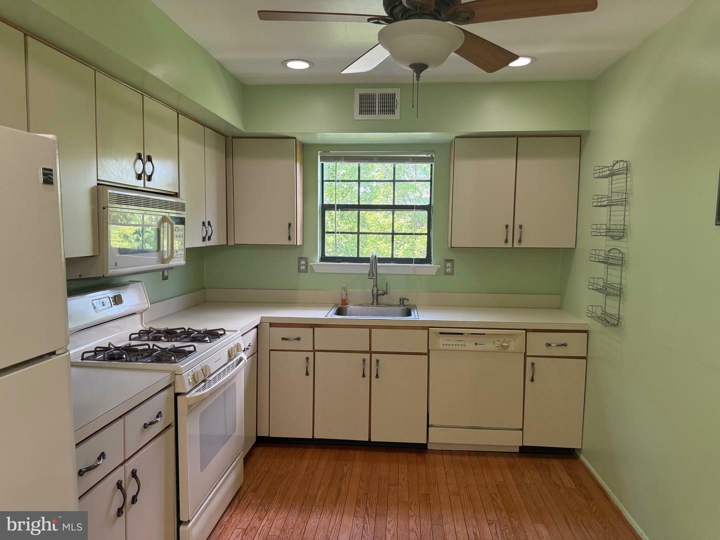Property Photo: 4 Barclay Court NJ 08648