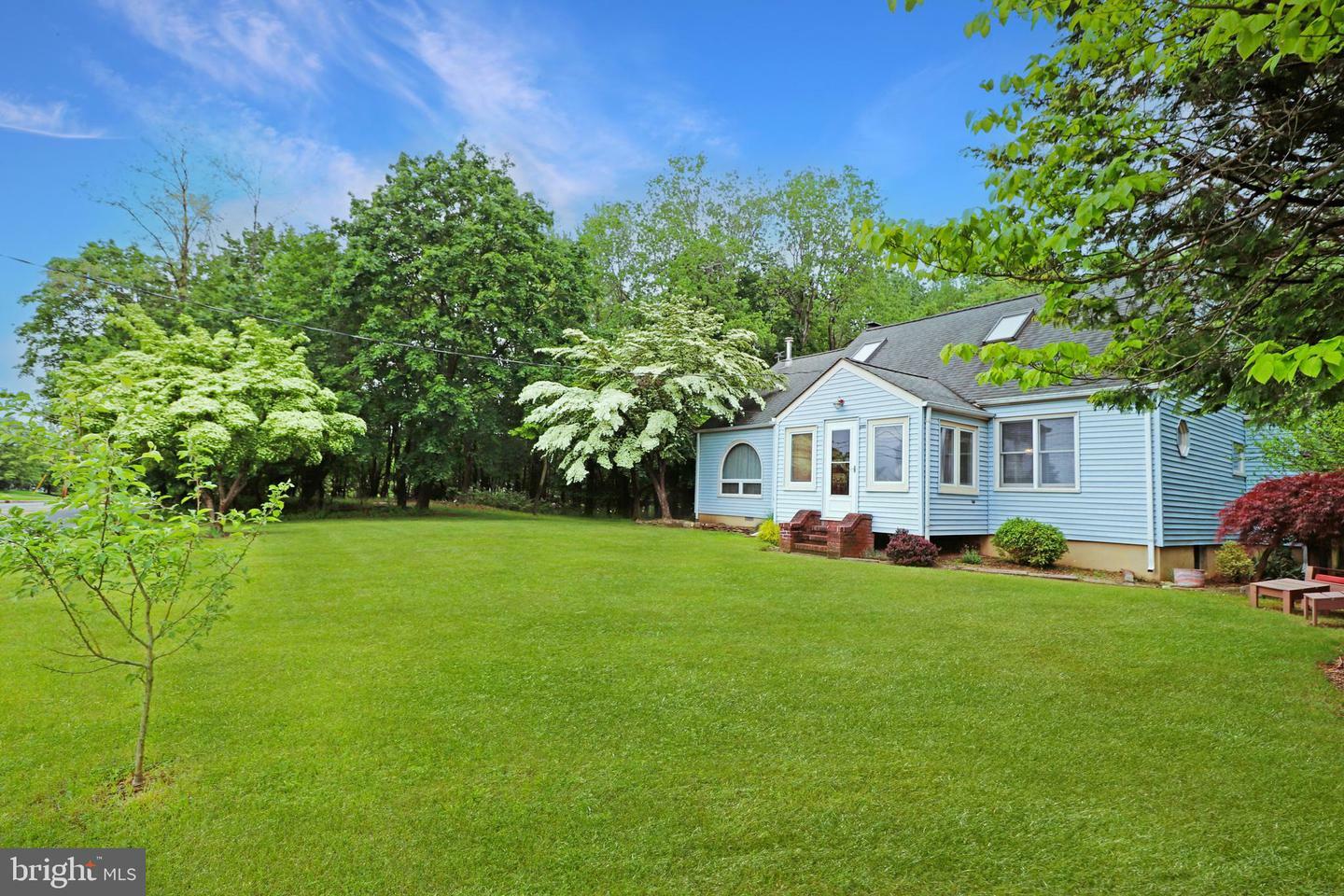 687 Spotswood Englishtown Road  Monroe Twp NJ 08831 photo
