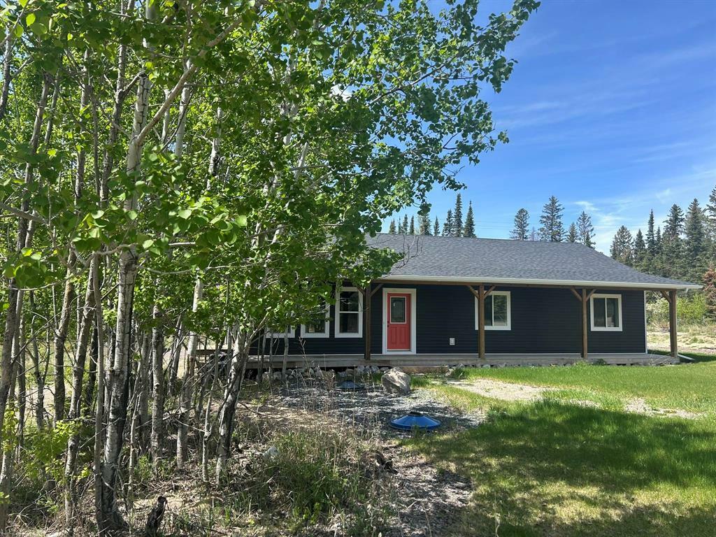 Property Photo: 5 Ash Avenue MB R0E 2C0