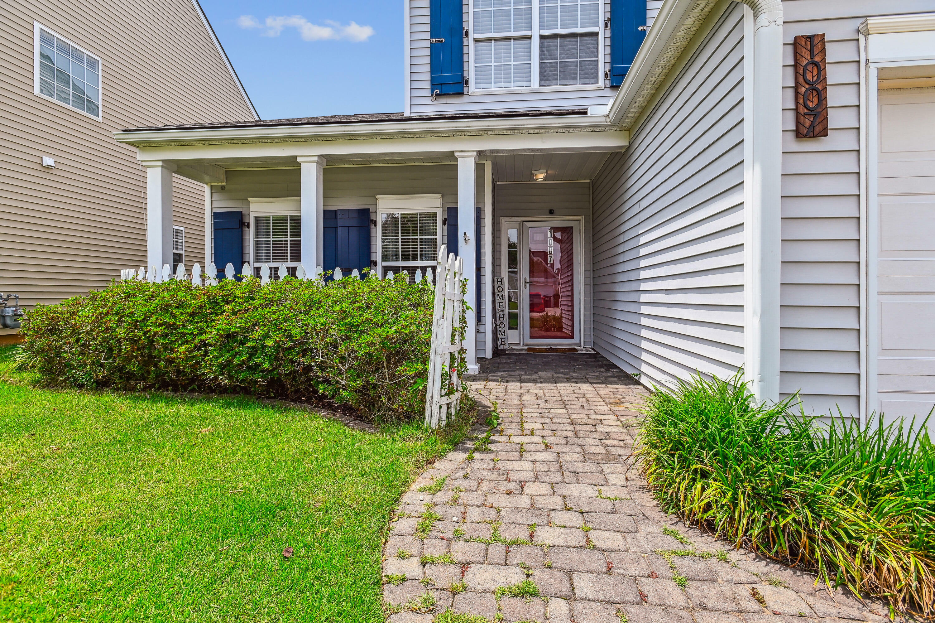 Property Photo: 1007 Whitlow Boulevard SC 29483