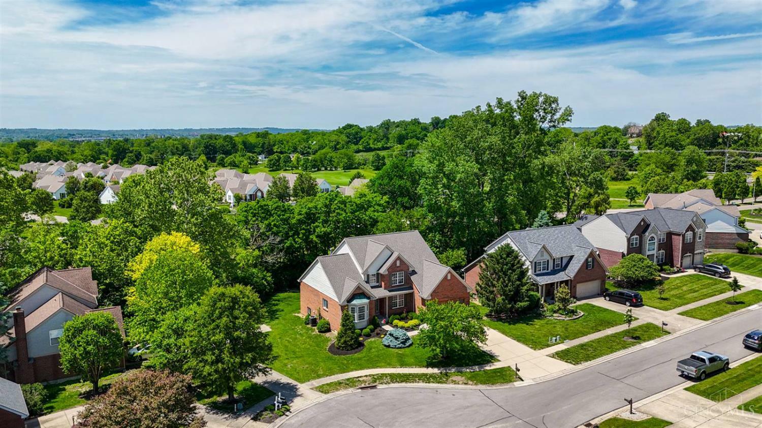Property Photo: 6161 Green Knoll Circle OH 45011