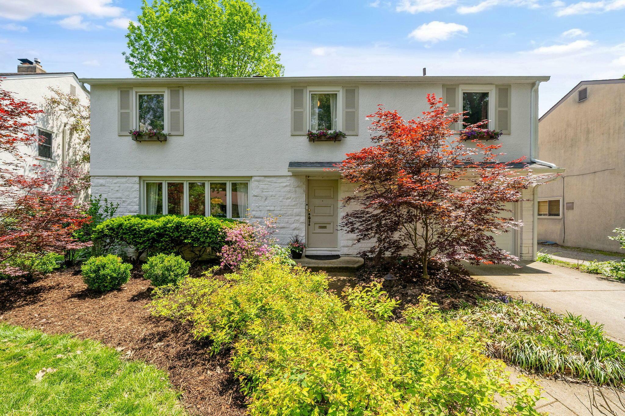 Property Photo: 80 S Roosevelt Avenue OH 43209
