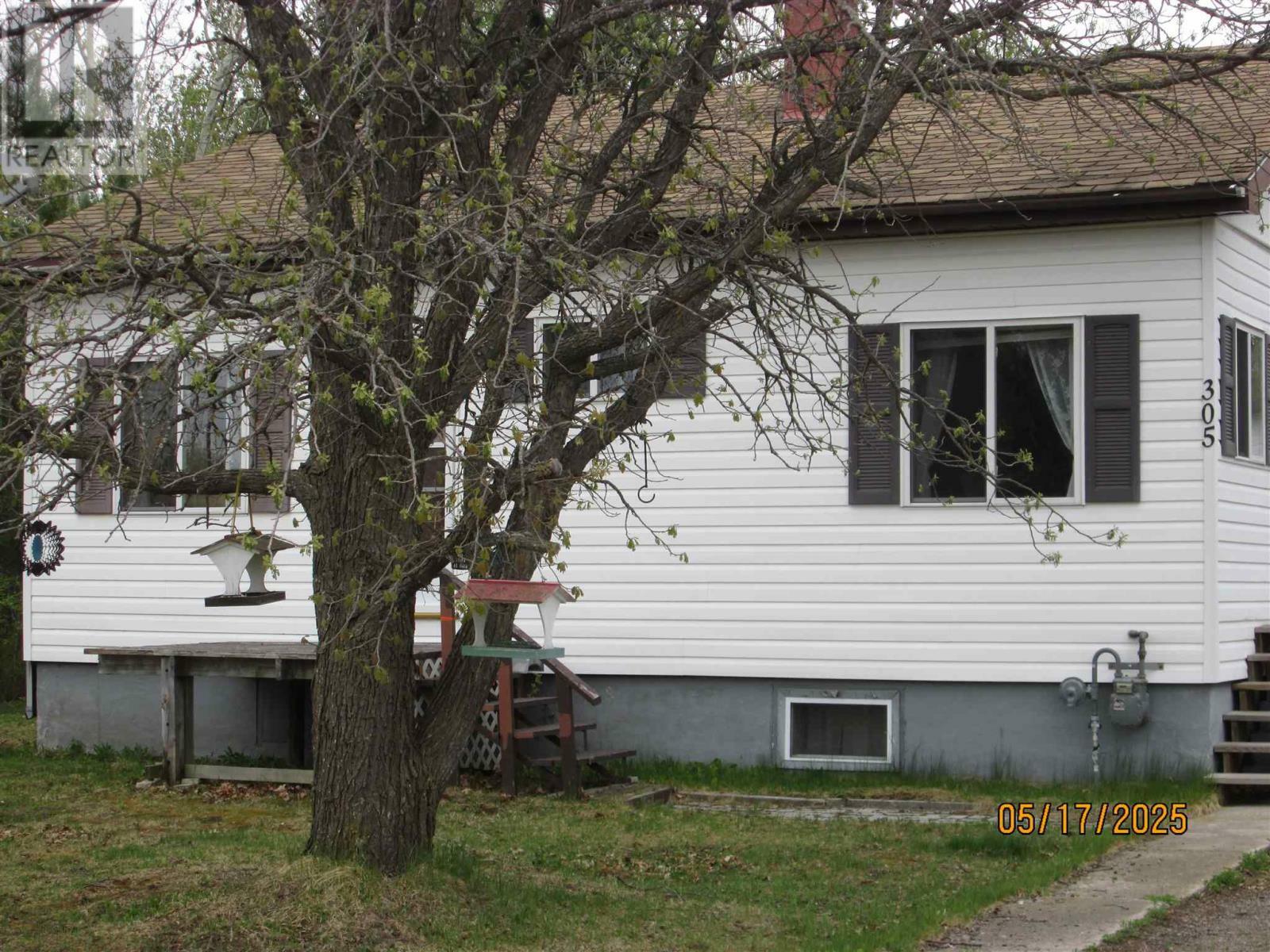 Property Photo: 305 Pine Street ON P0T 1T0